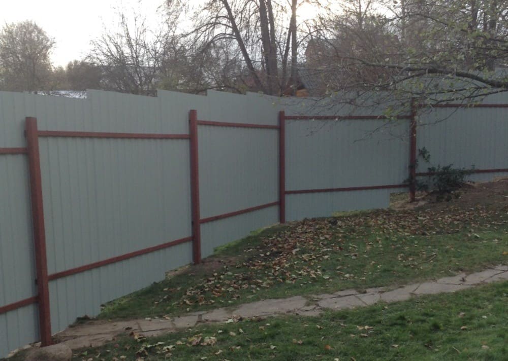 Забор из профнастила с воротами и калиткой в Павловская слобода