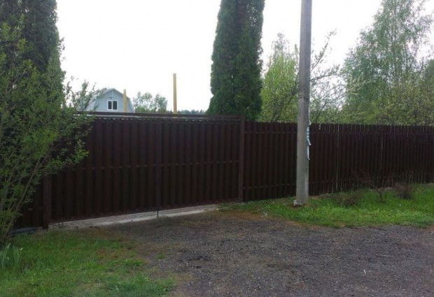 Забор из металлического штакетника Сурмино